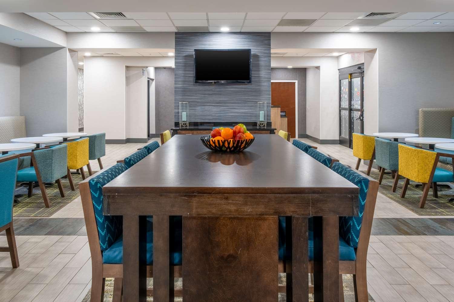 restaurant cafeteria
