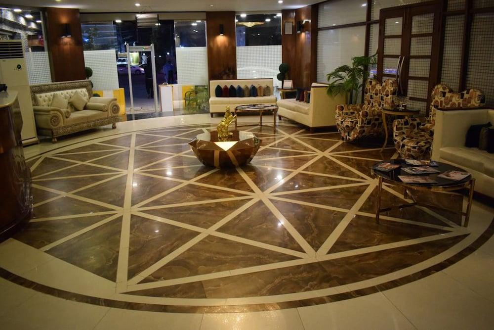 lounge