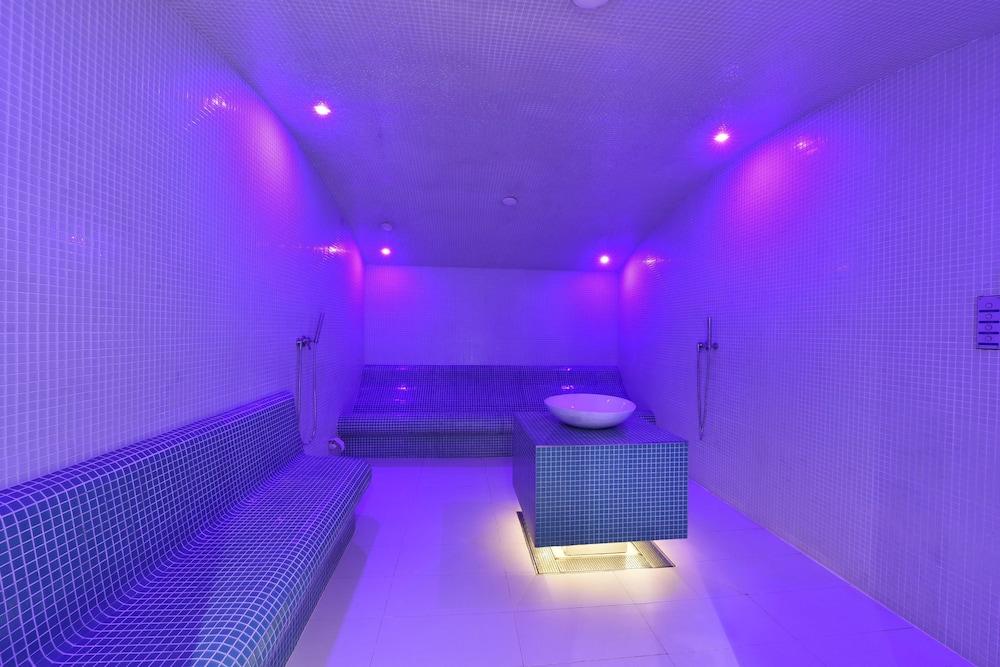 swimming pool spa
