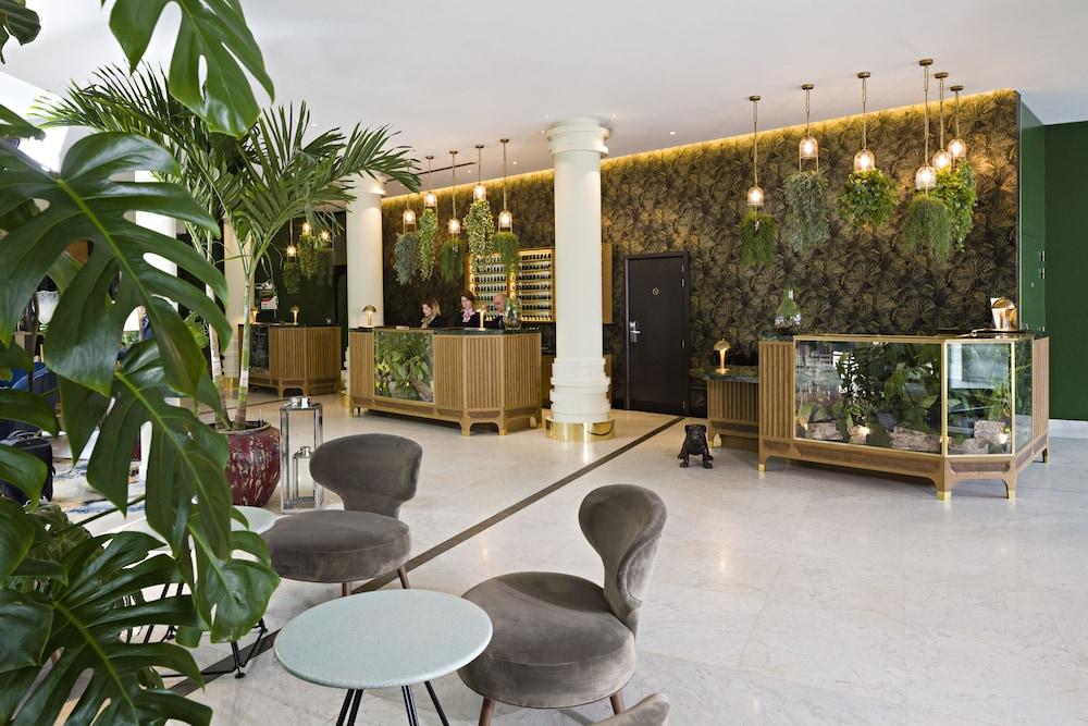 lobby