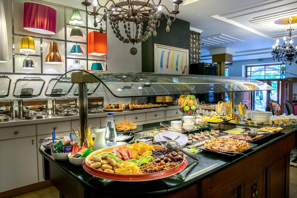 restaurant-cafeteria
