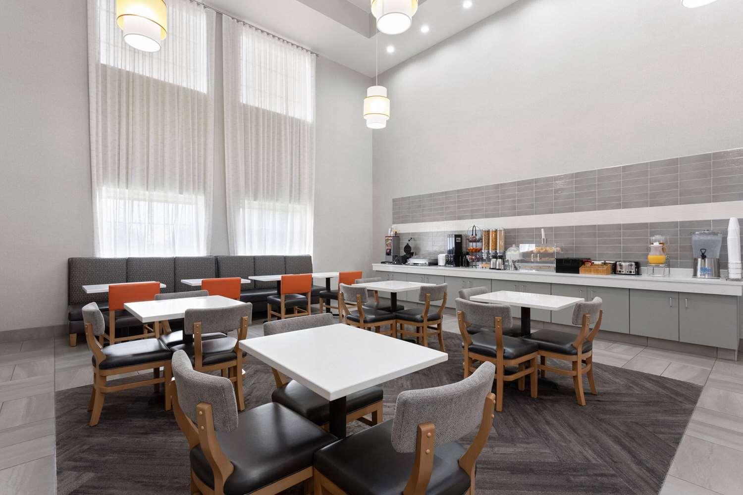 restaurant cafeteria