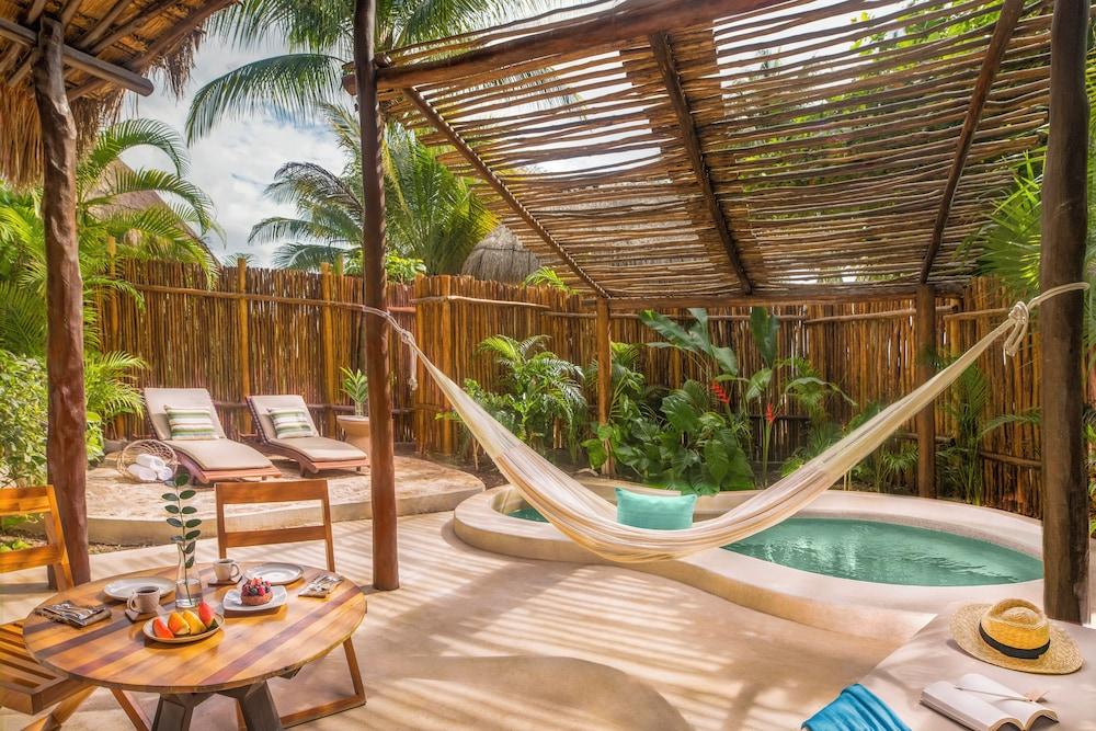 swimming pool spa