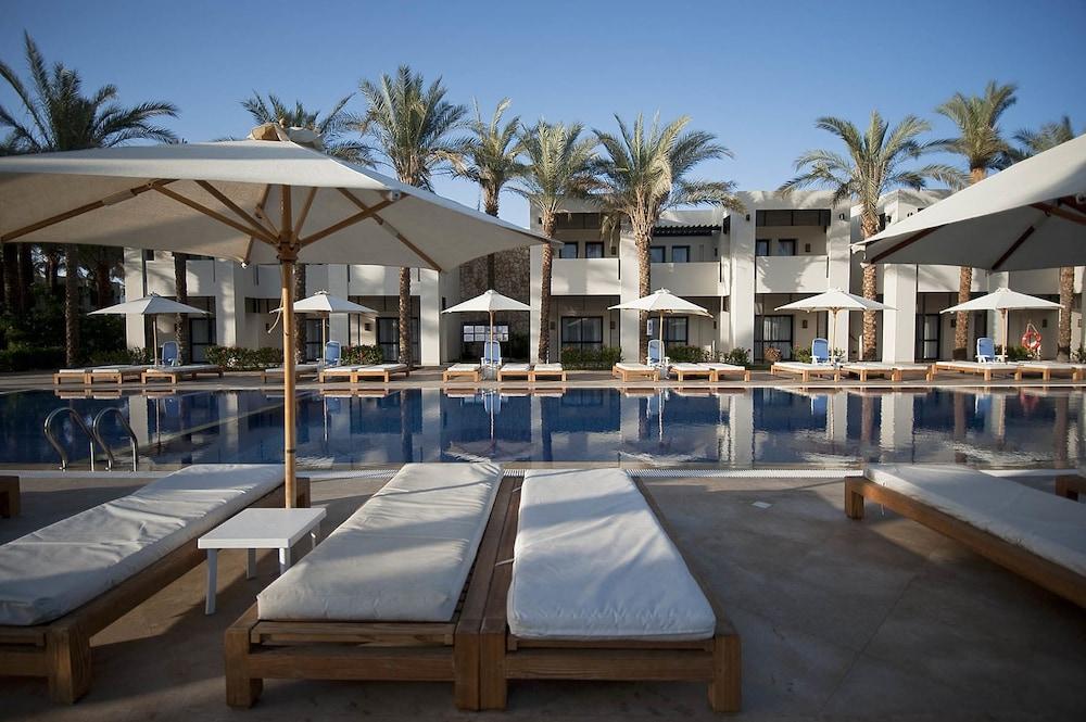 swimming pool spa