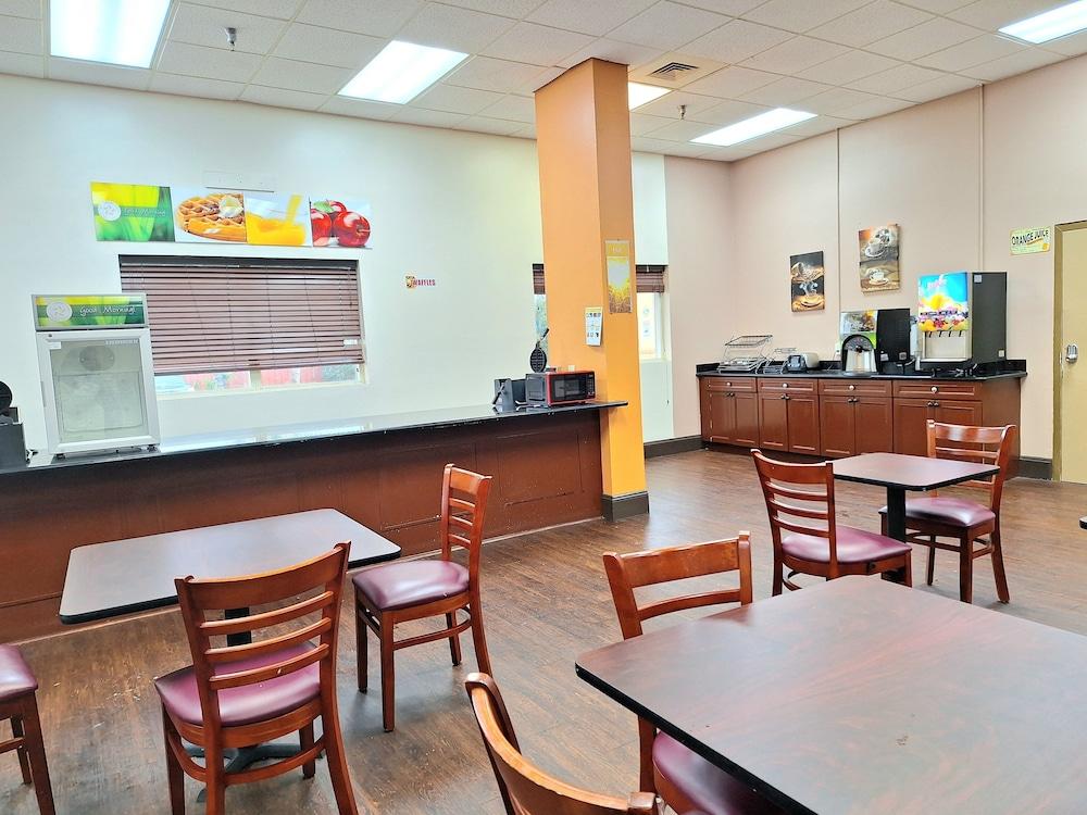 restaurant cafeteria