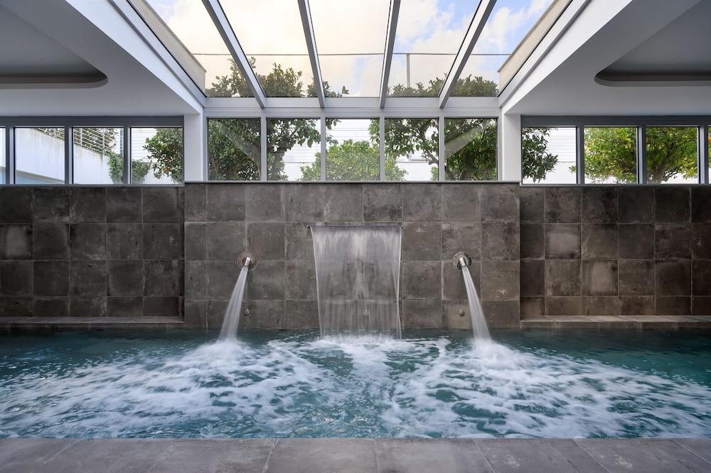 swimming pool spa