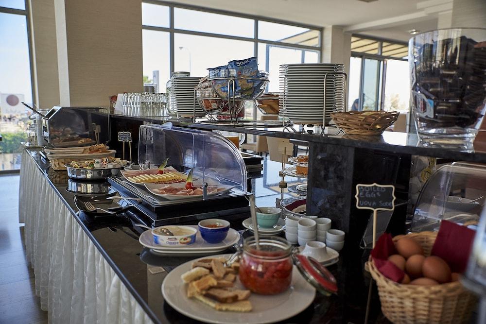 restaurant-cafeteria