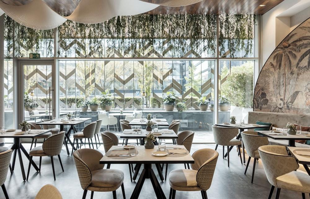restaurant cafeteria