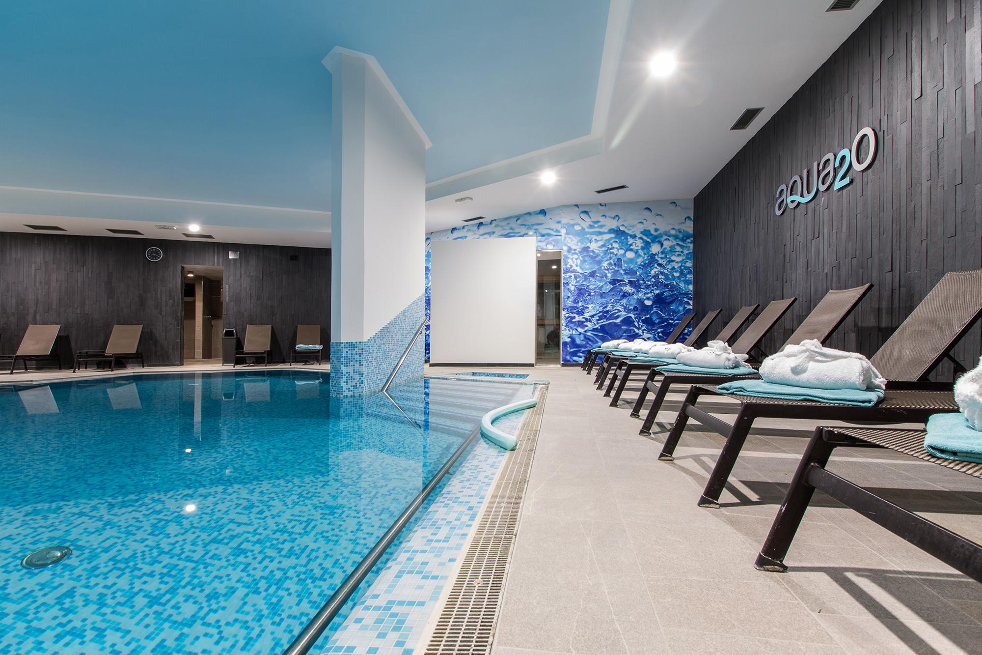 swimming pool spa
