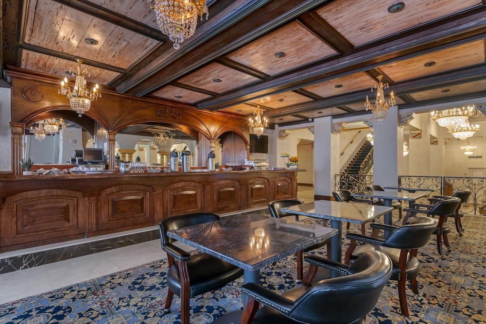 restaurant-cafeteria