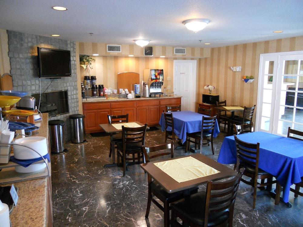 restaurant cafeteria