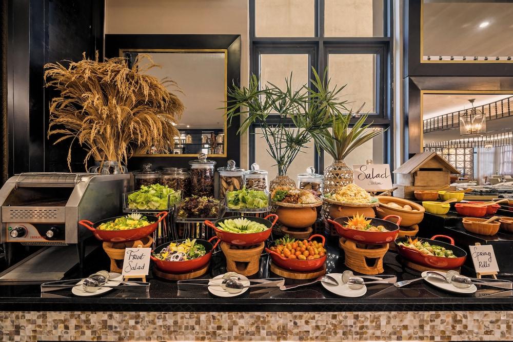 restaurant cafeteria