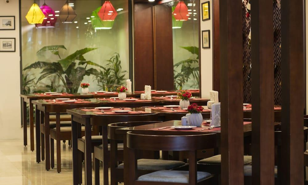 restaurant cafeteria
