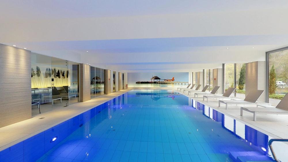 swimming pool spa