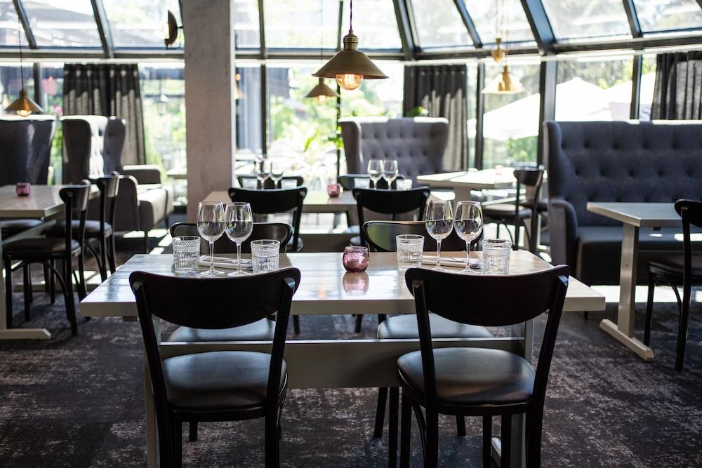 restaurant-cafeteria