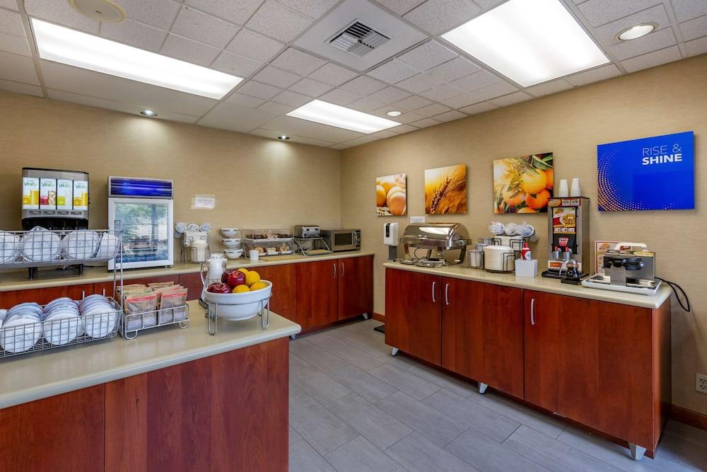 restaurant cafeteria
