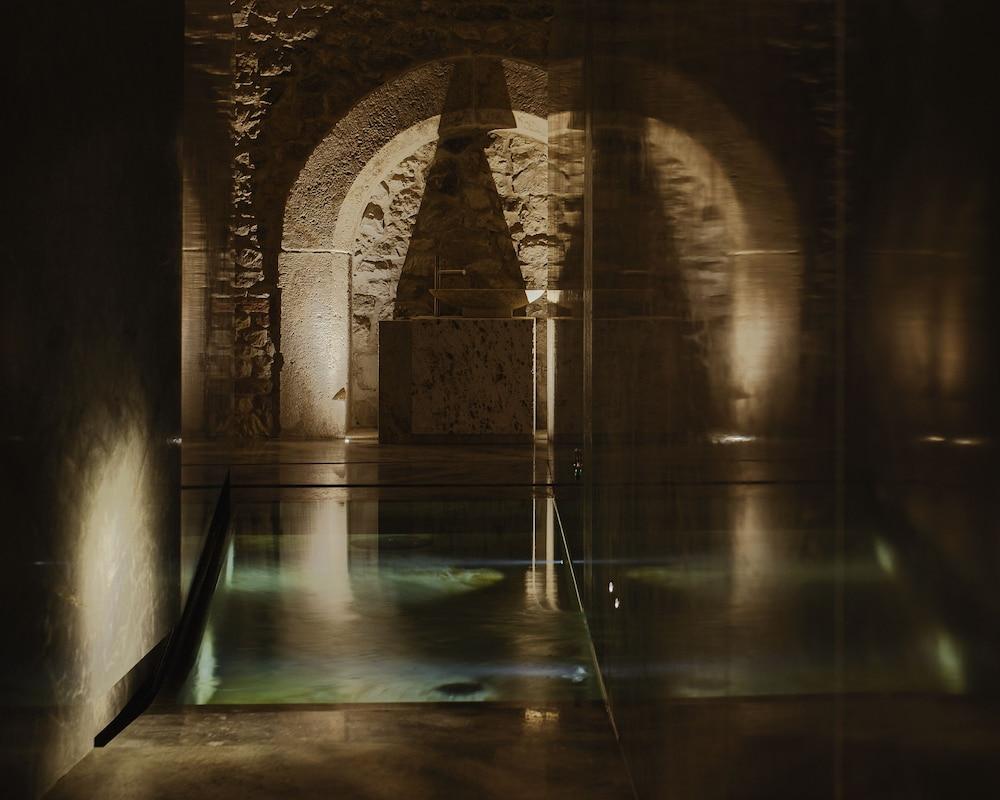 swimming pool spa