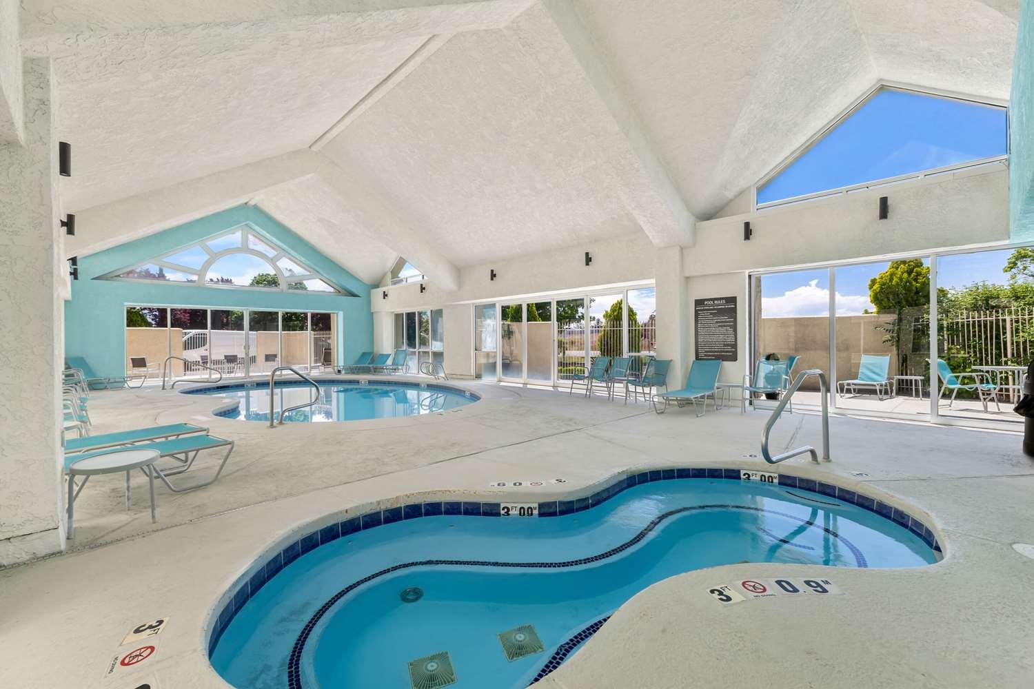 swimming pool spa