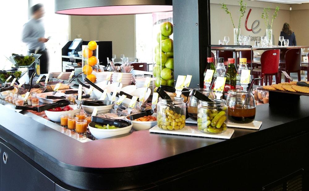restaurant-cafeteria