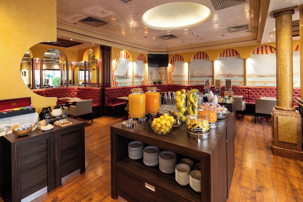 restaurant cafeteria