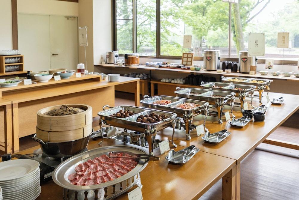 restaurant cafeteria