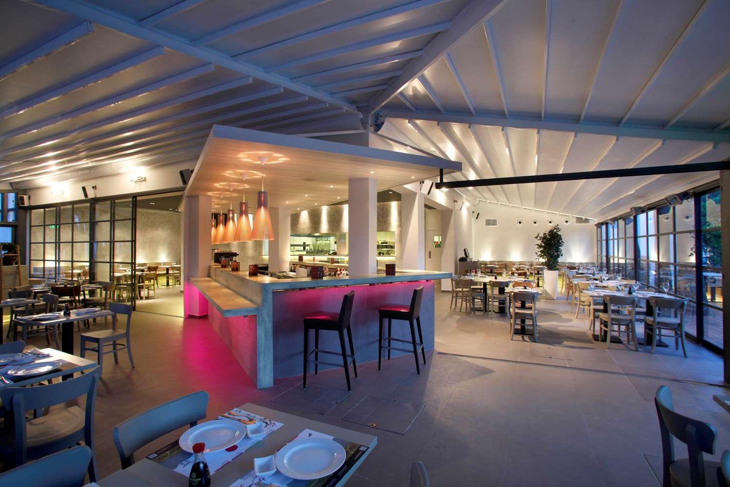 restaurant cafeteria