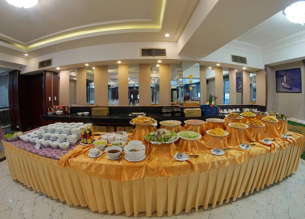 restaurant cafeteria
