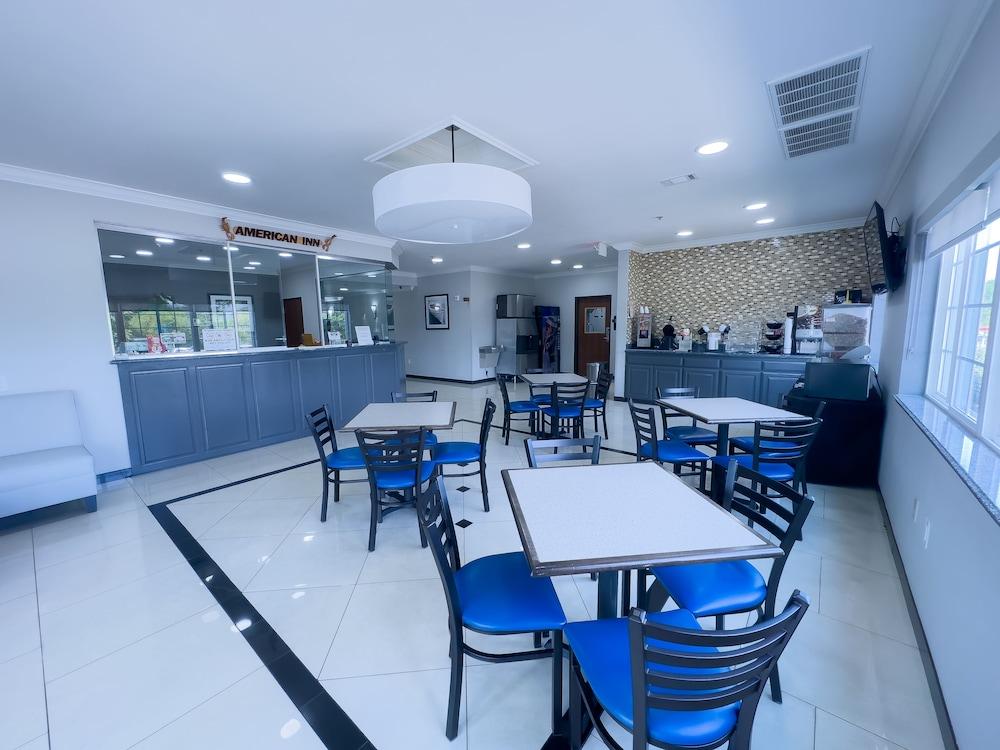 restaurant cafeteria