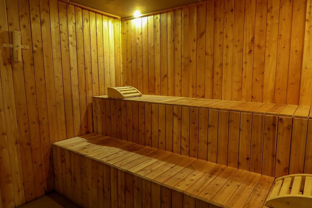 swimming pool spa