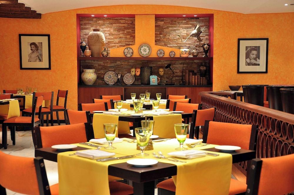 restaurant cafeteria
