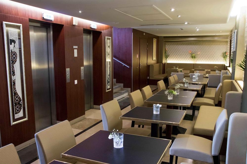 restaurant cafeteria