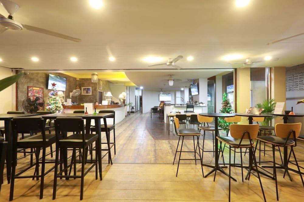 restaurant cafeteria