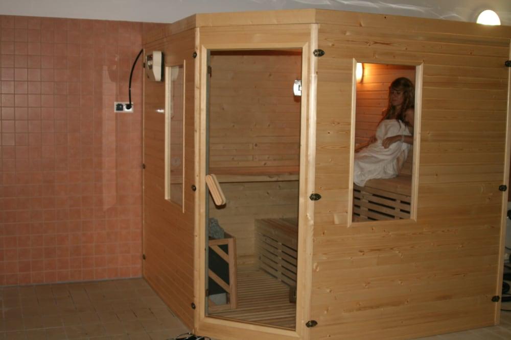 swimming pool spa
