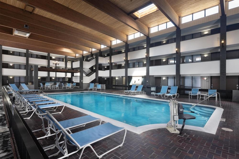 swimming pool spa