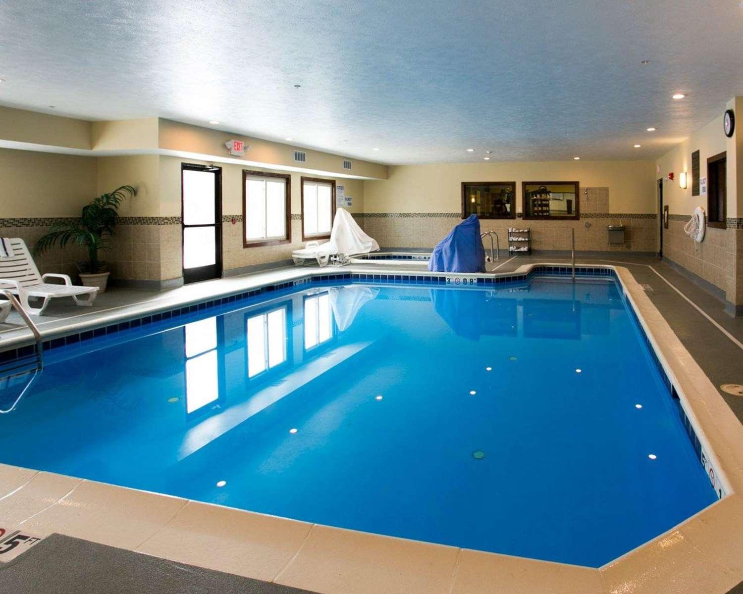 swimming pool spa