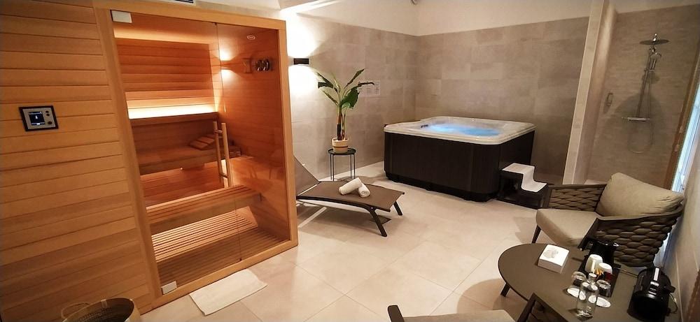 swimming pool spa