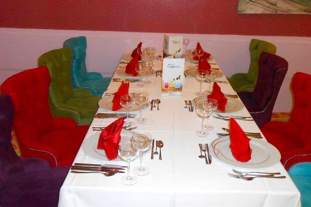 restaurant cafeteria
