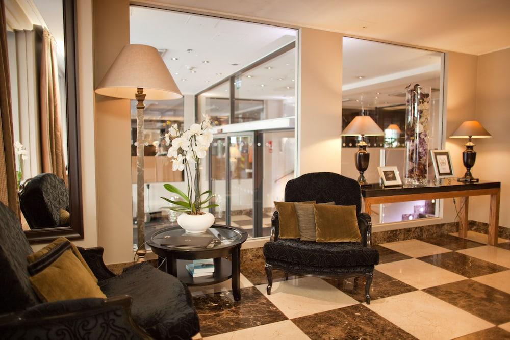 lobby