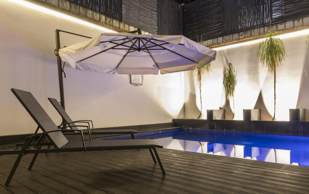 swimming pool spa