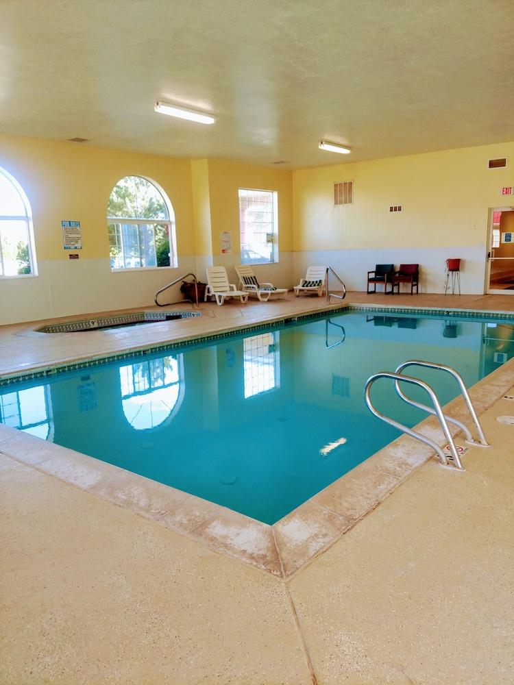 swimming pool spa