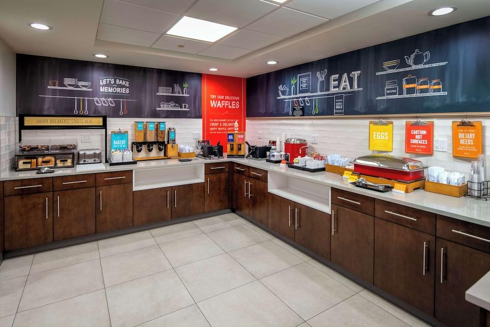restaurant cafeteria