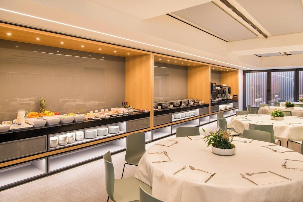 restaurant cafeteria