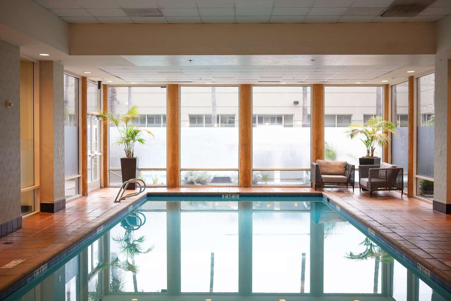swimming pool spa