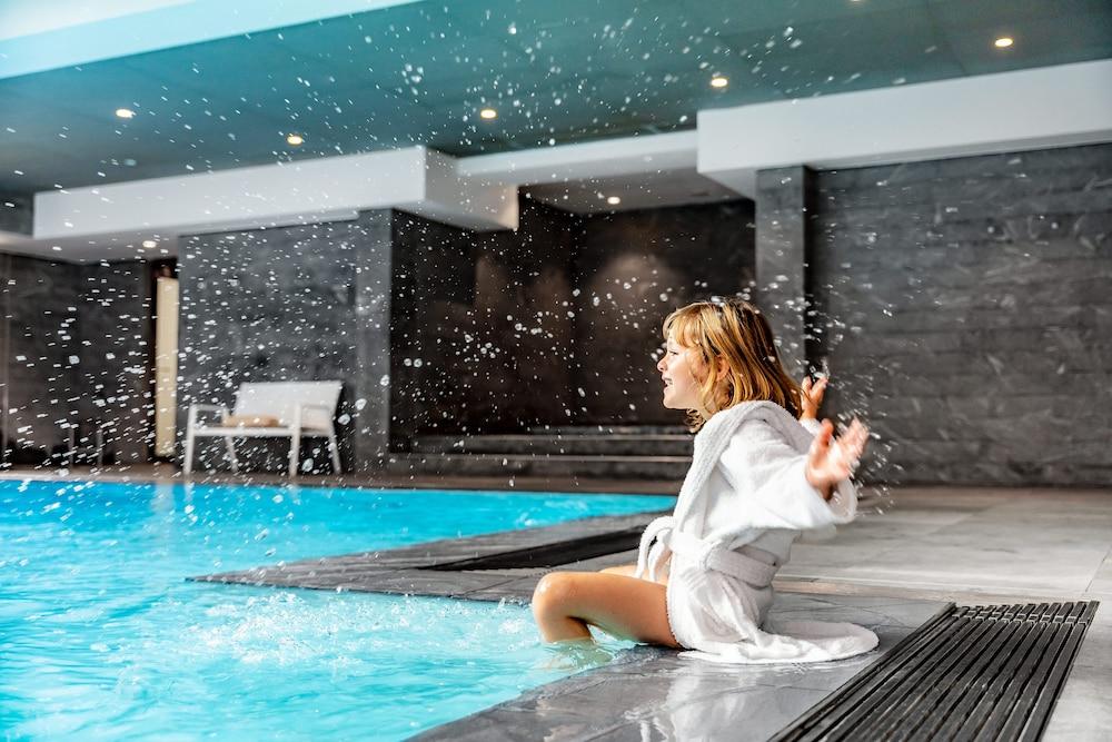 swimming pool spa