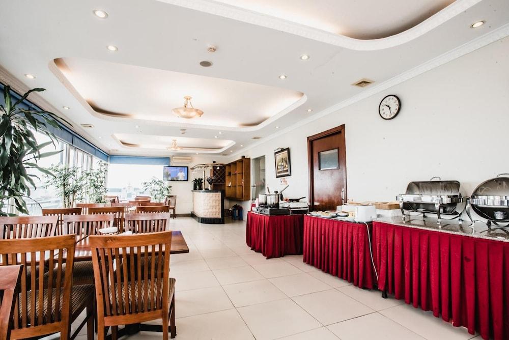 restaurant-cafeteria
