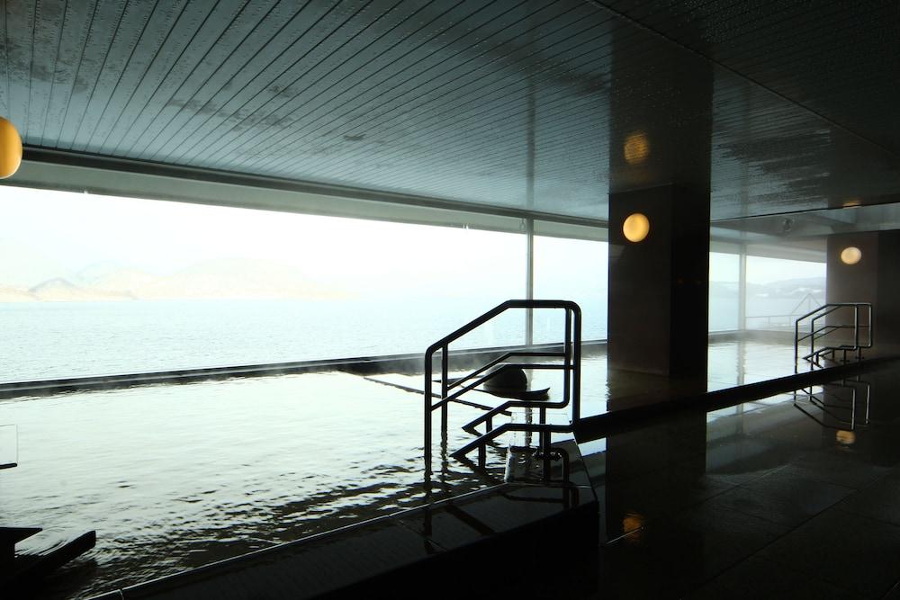 swimming pool spa