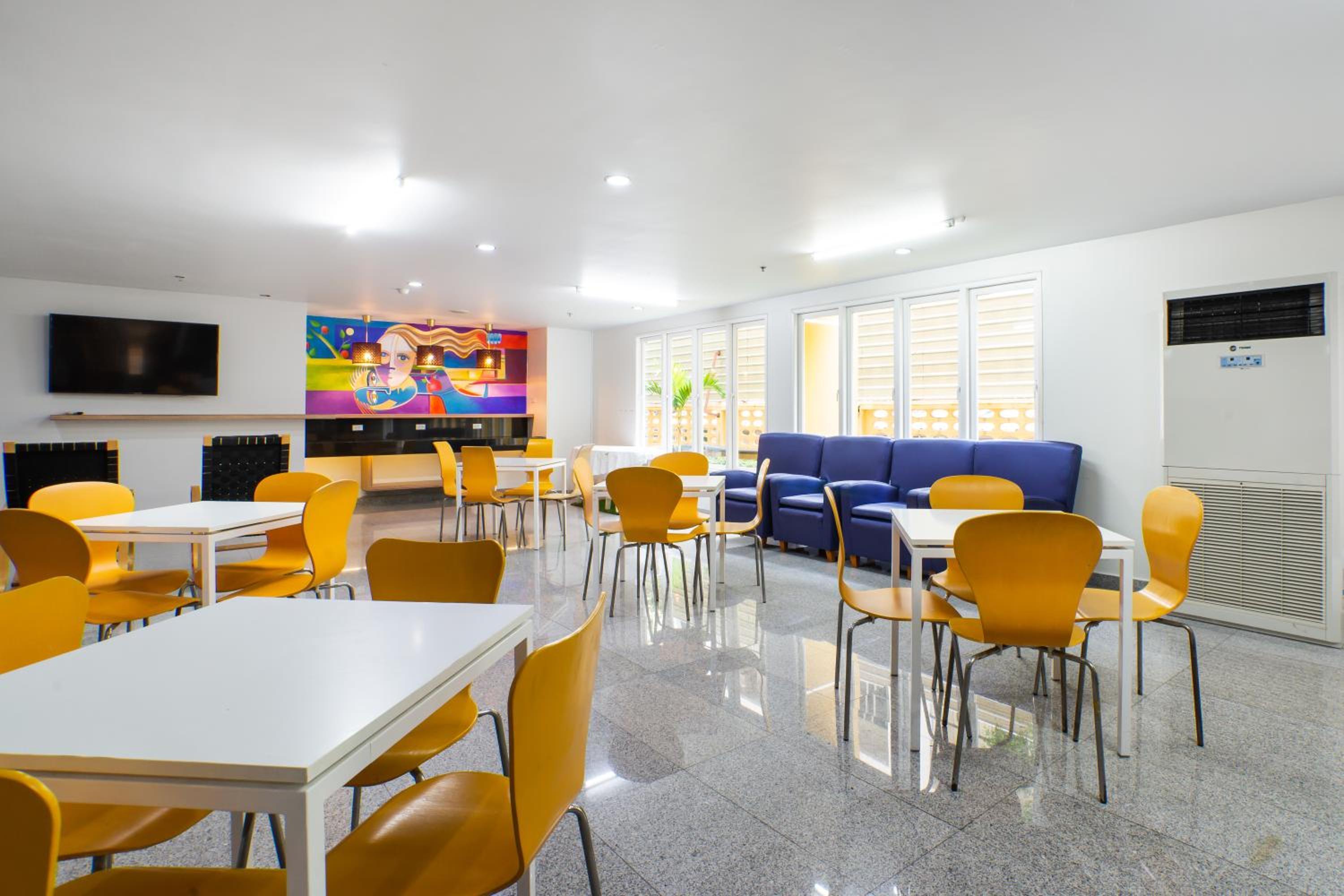 restaurant cafeteria