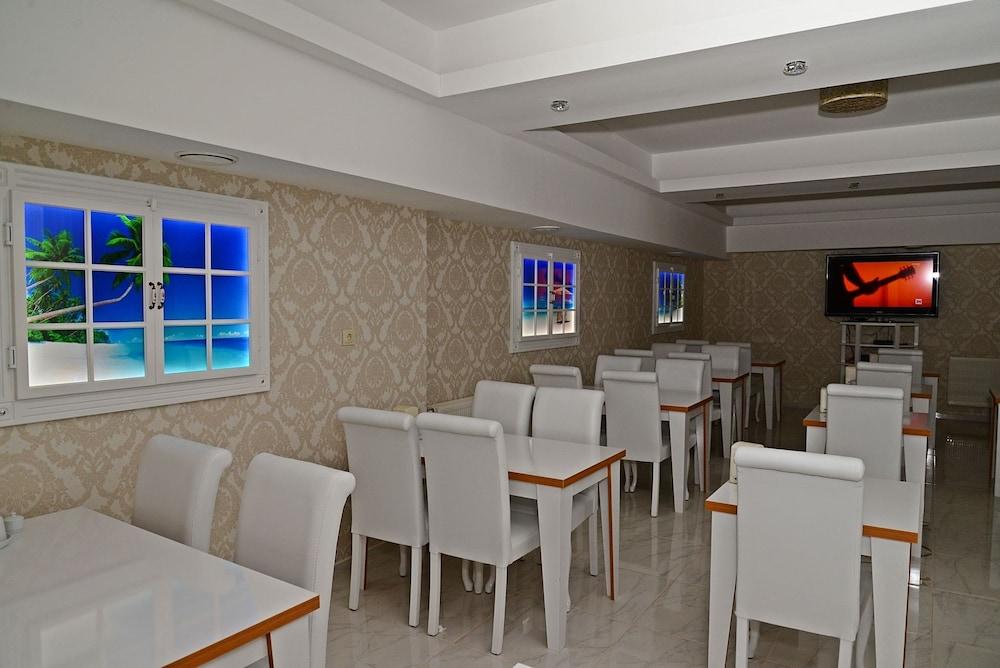 restaurant cafeteria