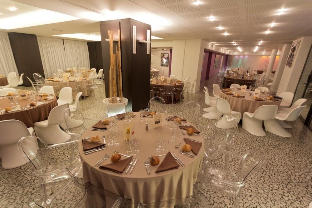 restaurant-cafeteria