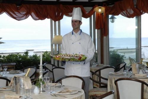 restaurant cafeteria